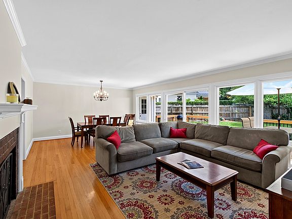 4th image of 3312 Coleridge Dr