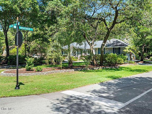 4th image of 280 Sea Trail Drive W