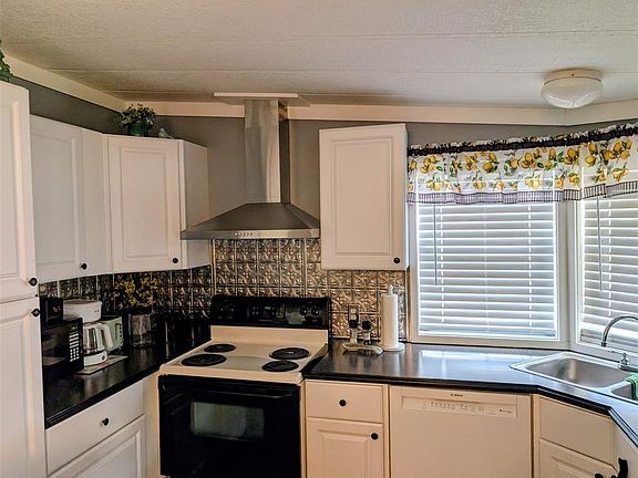 4th image of 9300 SE 140th Pl