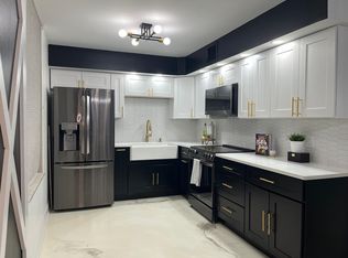 201 E Chestnut St APT 11E, Chicago, IL 60611