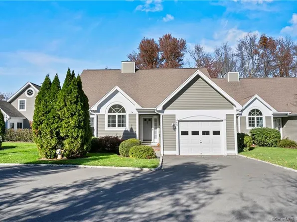 40 Carrie Circle #40, Fairfield, CT 06825