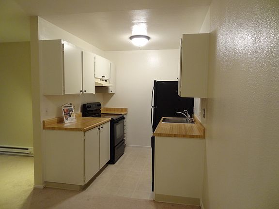 5th image of 410 Boardwalk Ave APT 17