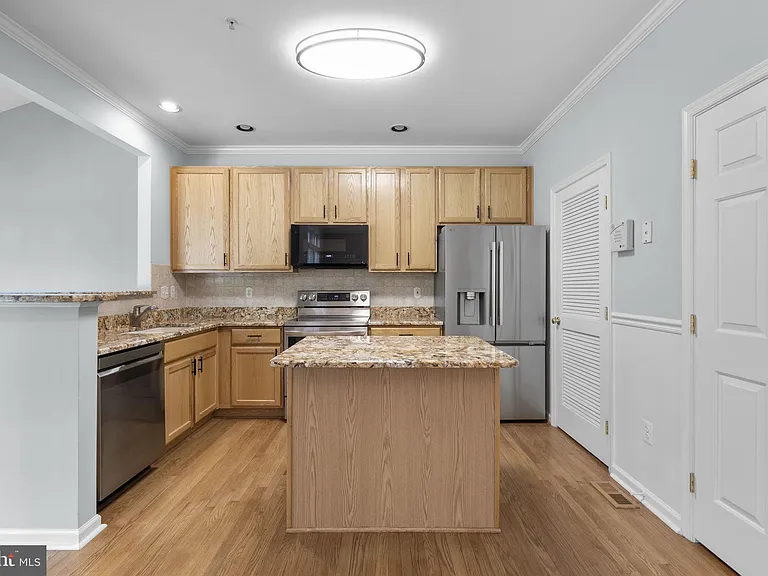 6381 Stockbridge Overlook Ct — Photo 11