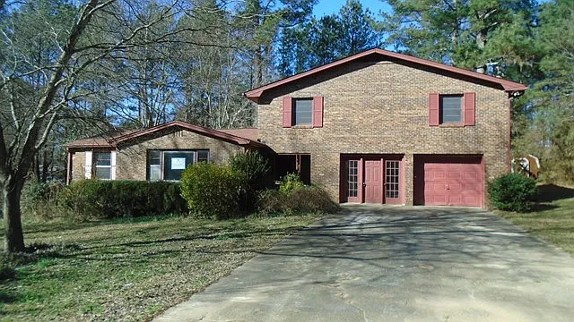 33 Clearwater Rd photo 1