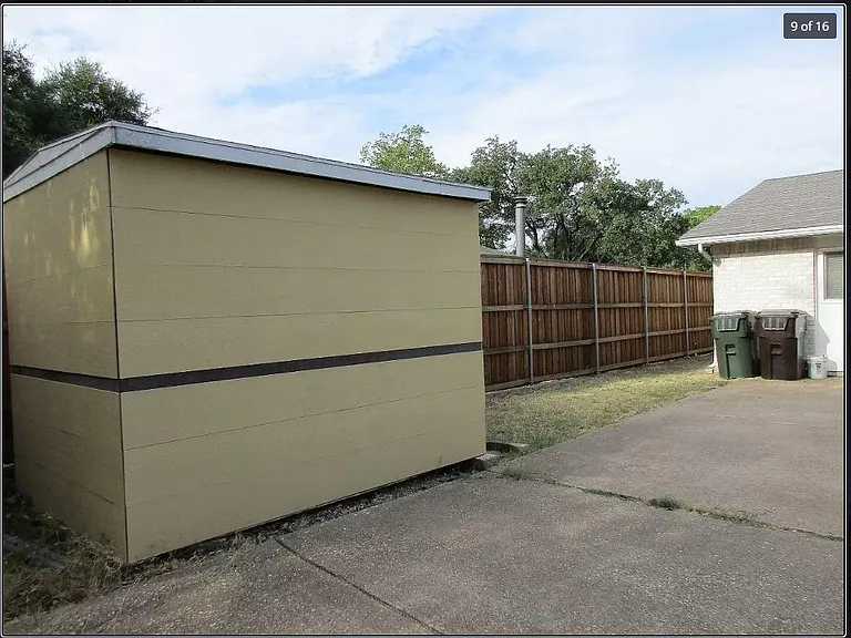 900 Acadia Dr — Photo 17