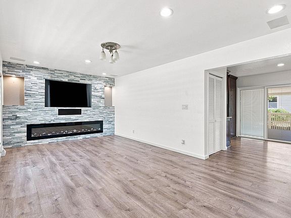 5th image of 3007 W 9th St