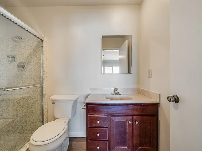 545 Burnett Avenue — Photo 29