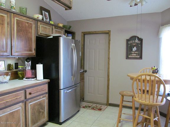 3rd image of 2739 Salina Ct