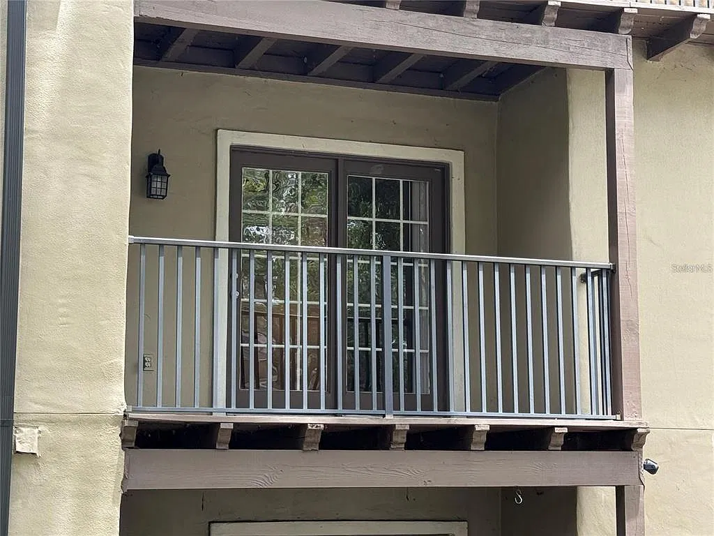 199 Afton Sq — Photo 3