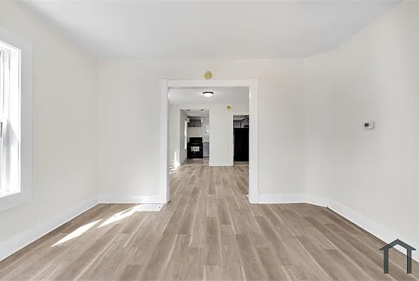 3160 Graceland Ave — Photo 5