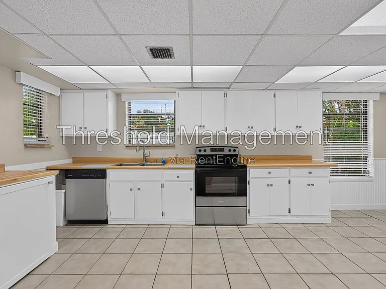 19632 NE 12th Pl — Photo 49