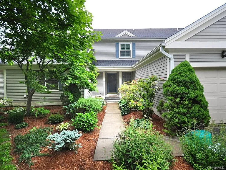 93 Litchfield Ponds Dr #93 — Photo 2