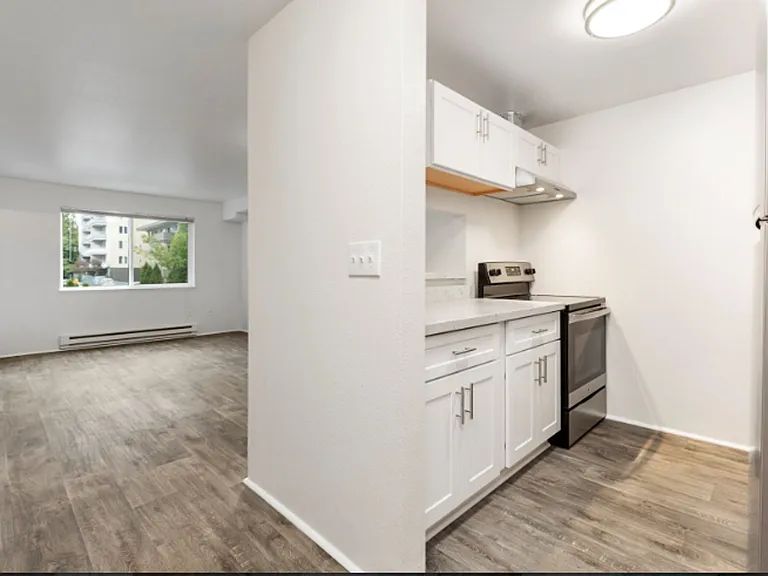 Hillcourt Apartments — Photo 22