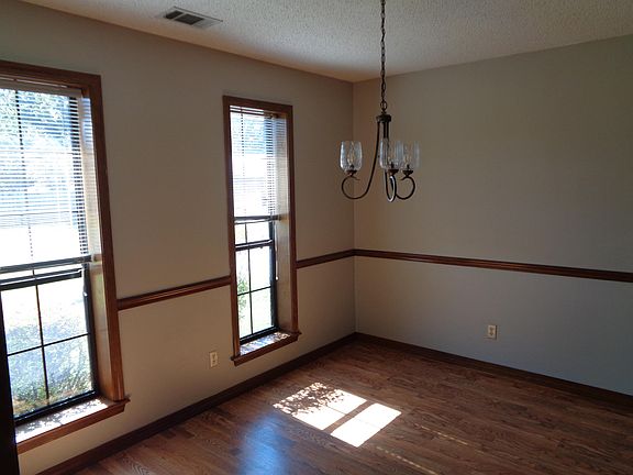 3rd image of 1009 E 21st St
