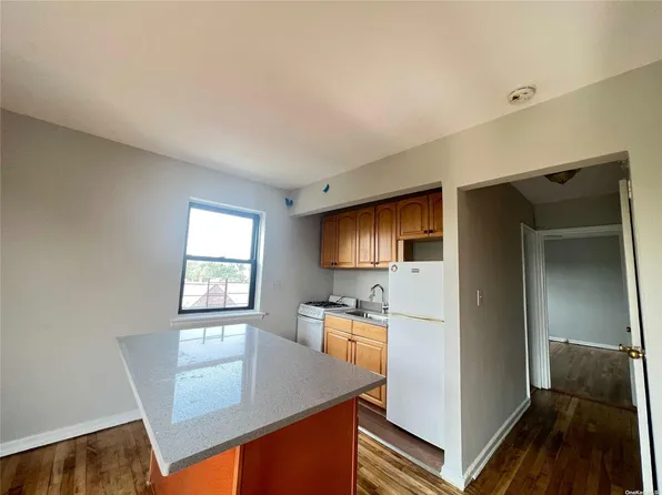 4641 215th St #3, Bayside, NY 11361