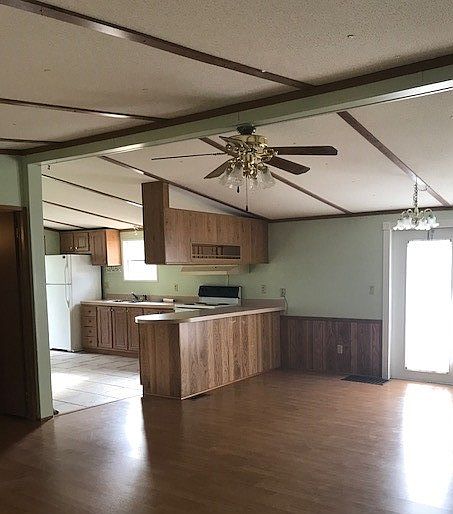 2nd image of 175 Black St