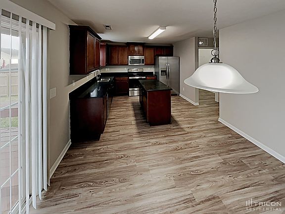 4th image of 1305 Waldridge Ct