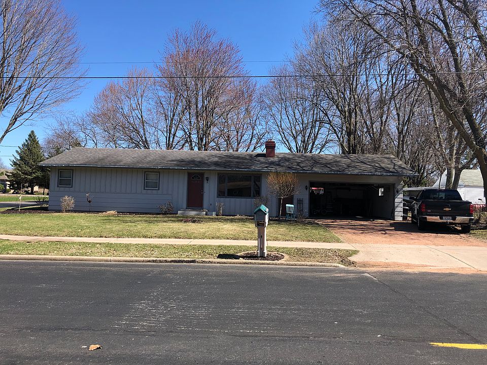 Front of the house 