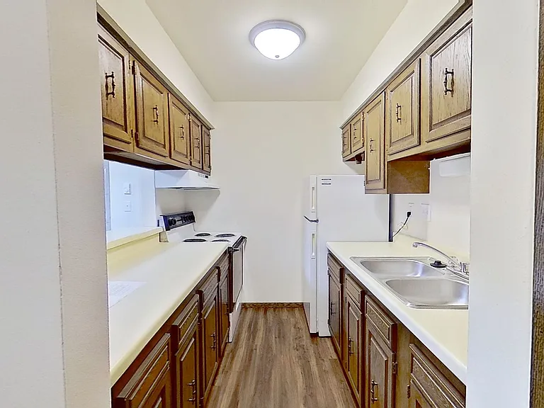 N76W14685 Market Dr #12 — Photo 7
