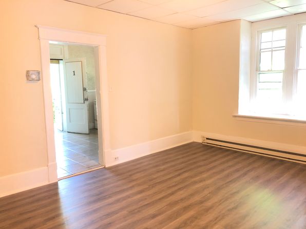 1842 Market St APT 1