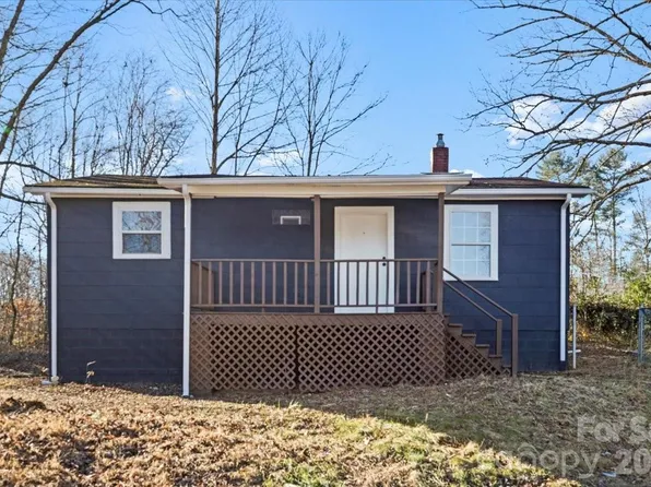 2217 Old Shelby Rd, Hickory, NC 28602