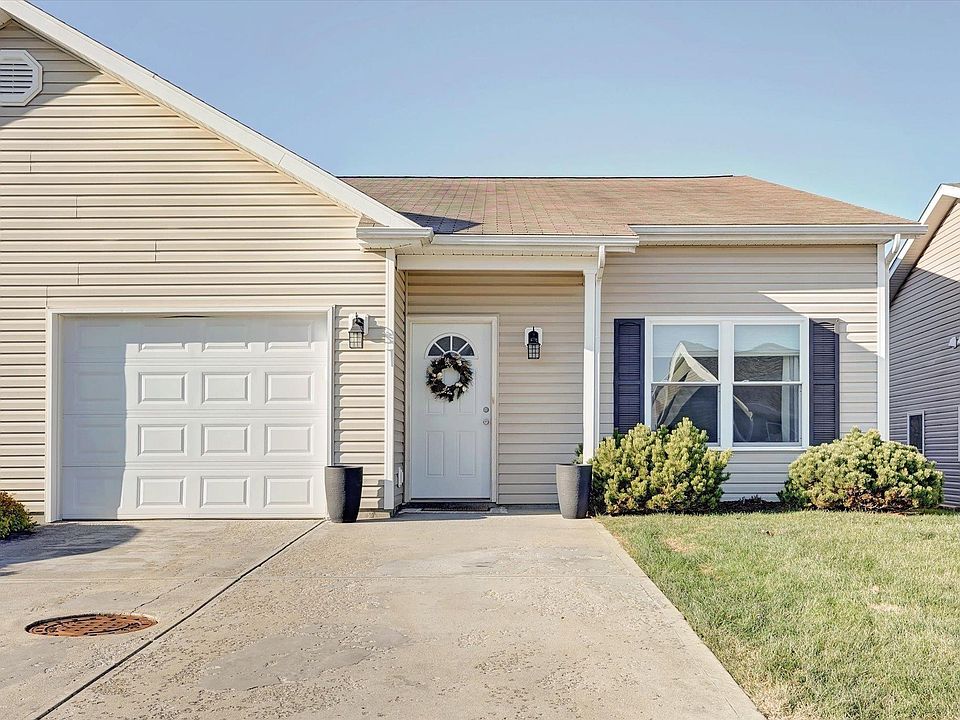 1st image of 5765 W Daffodil Ct