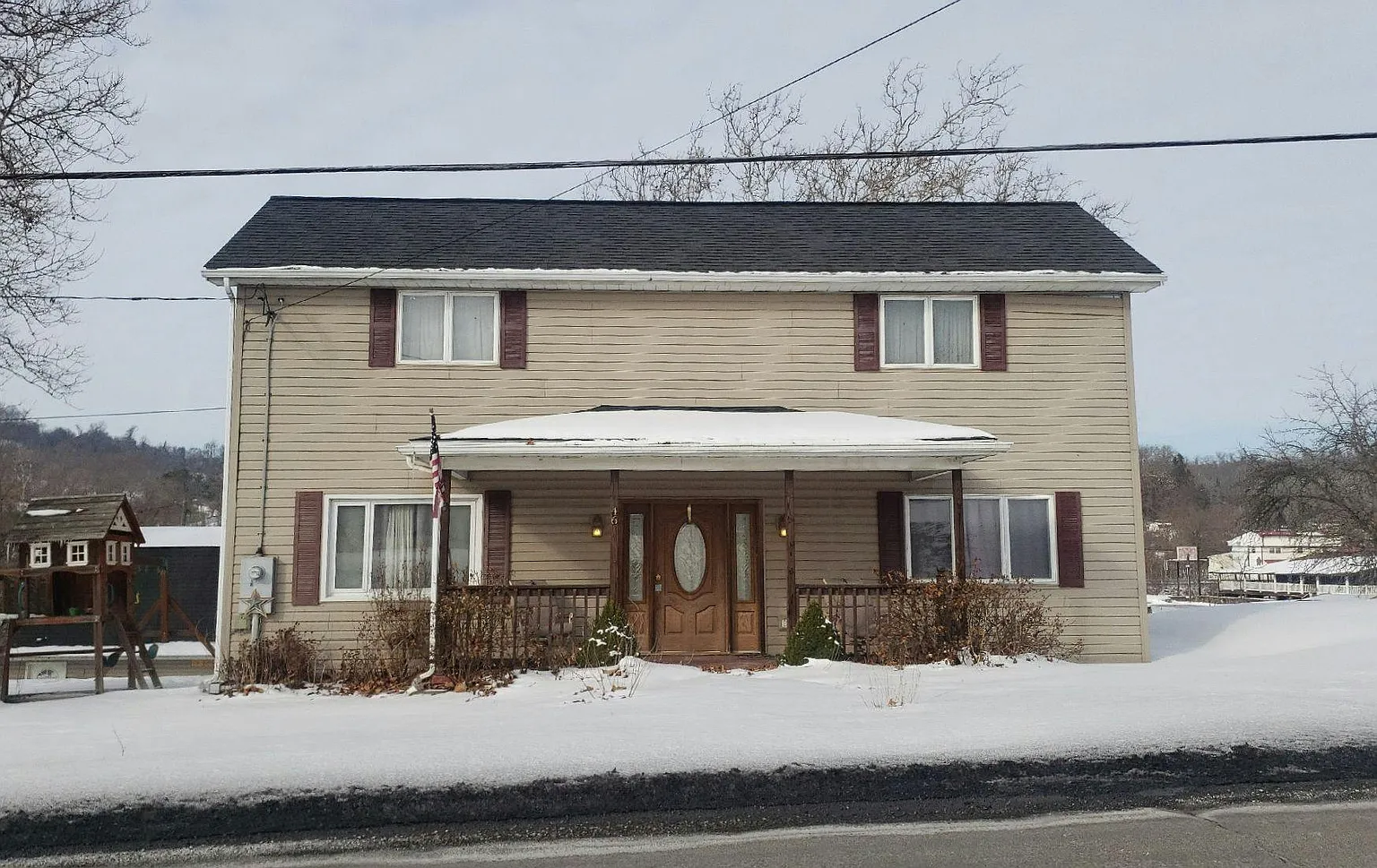 46 Memorial Dr photo 1
