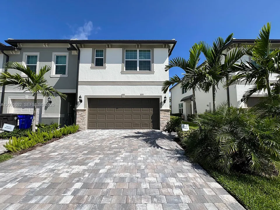 3235 Watercress Dr