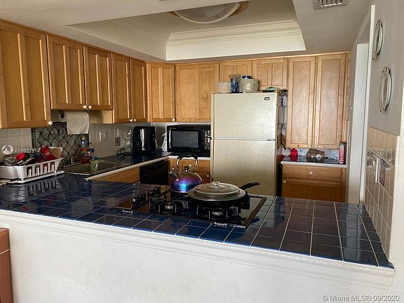 3rd image of 2030 S Ocean Dr APT 617