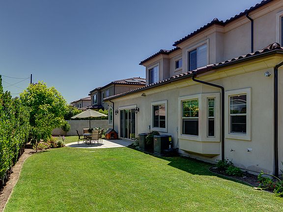 5th image of 801 Kaitlyn Pl