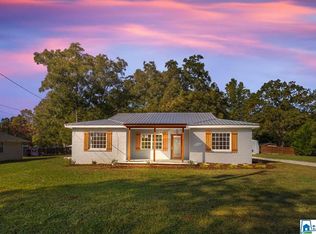 2016 Division Dr, Oxford, AL 36203