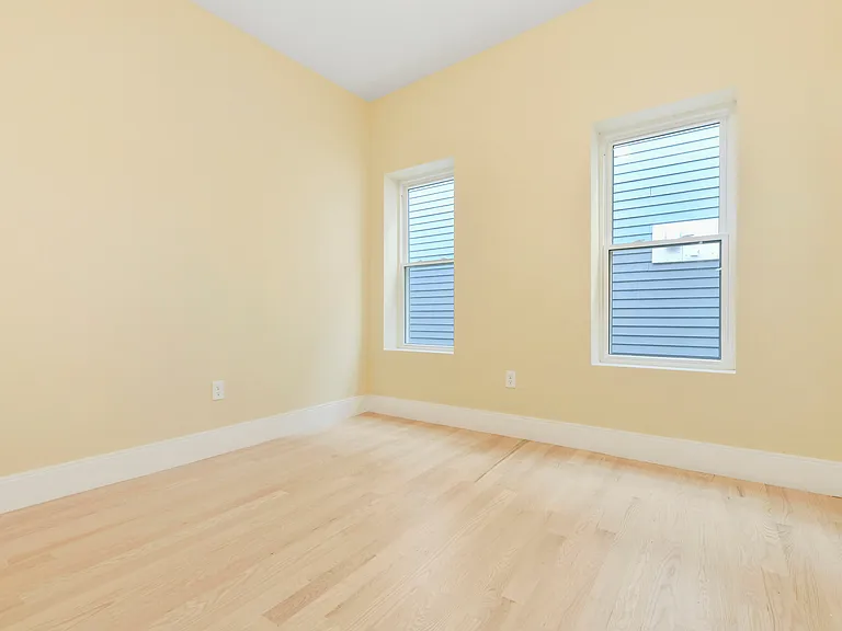 184 Paris St #3 — Photo 5