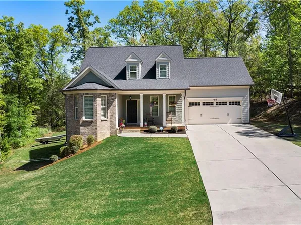 46 Blandwood Dr, Cartersville, GA 30120