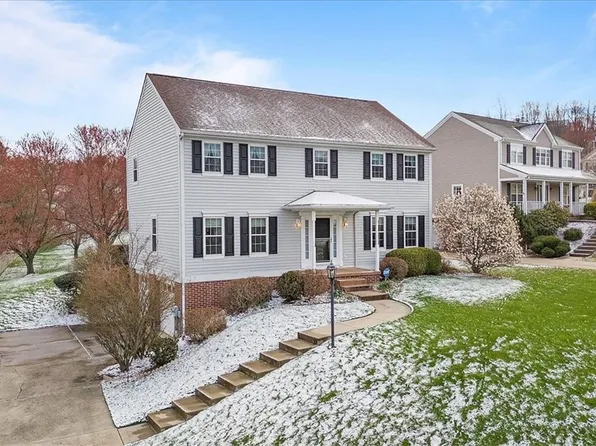 402 Hampton Ct, Seven Fields, PA 16046