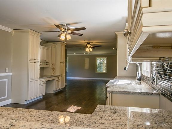 2nd image of 27 Nichols Ln