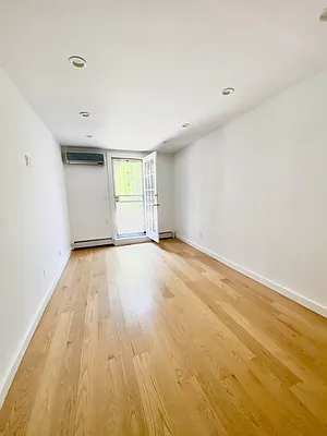 Rented by Amorelli Realty | media 6
