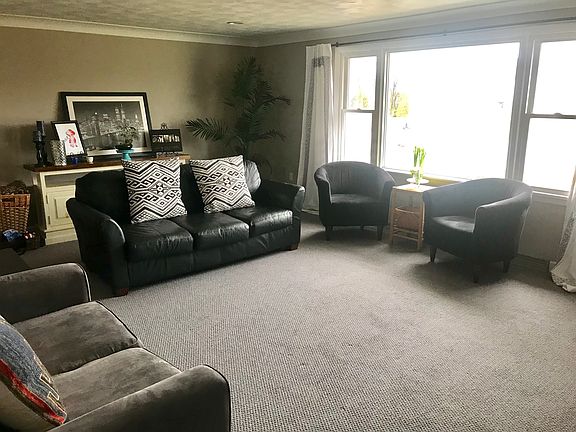 3rd image of 103 Monterey Rd