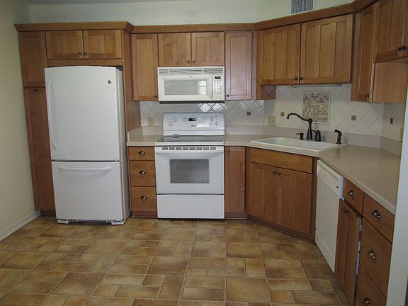 2nd image of 1920 Westminster Cir