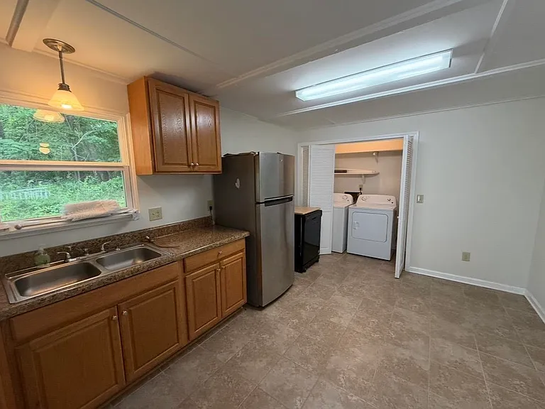 485 White Pine Dr — Photo 9