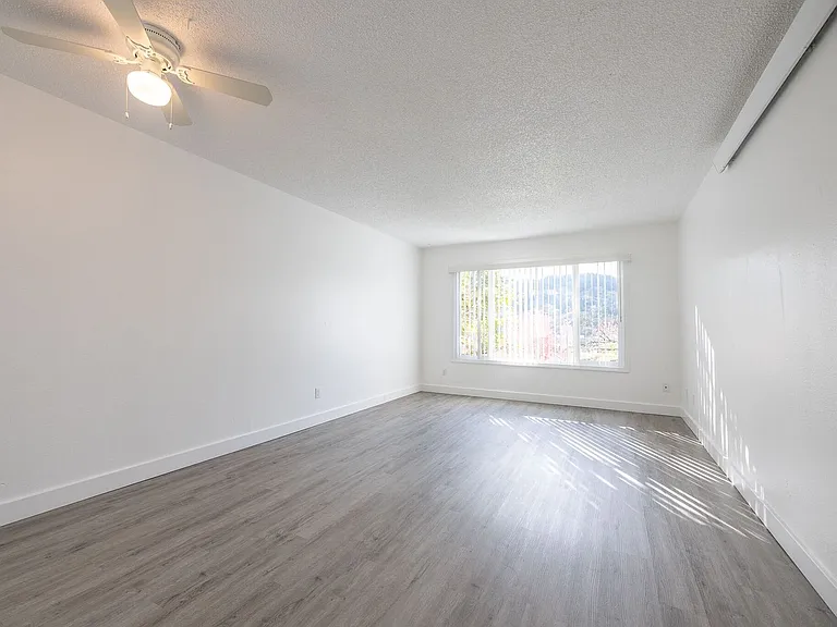 Bridgeview Apartments - Get a $500 VISA! — Photo 12