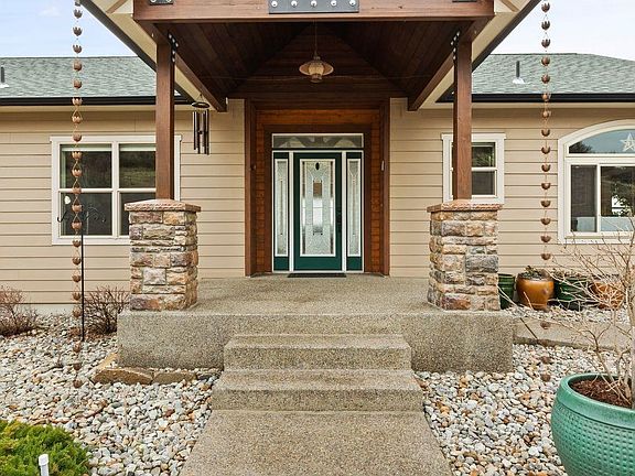 3rd image of 7009 N Lynden Ln