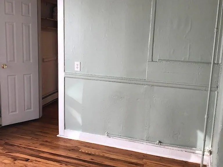 12 Gilman St — Photo 8