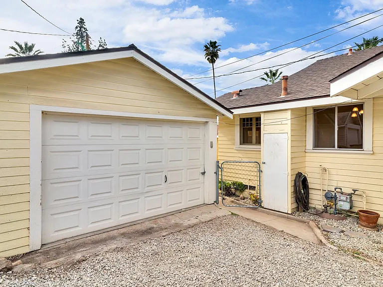 606 Cypress Cir — Photo 24