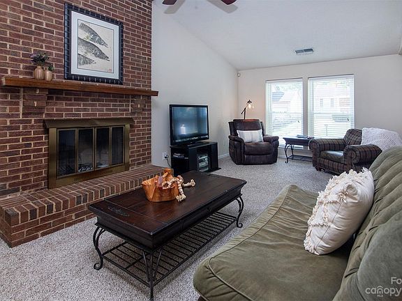 3rd image of 6011 Misty Way Ln