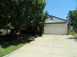 6017 Parkmeadow Dr, Arlington, TX 76018