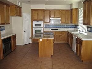 3rd image of 3135 Taragon Ln