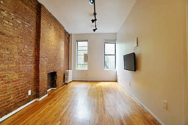 Rented by Best Apartments North Inc | media 29