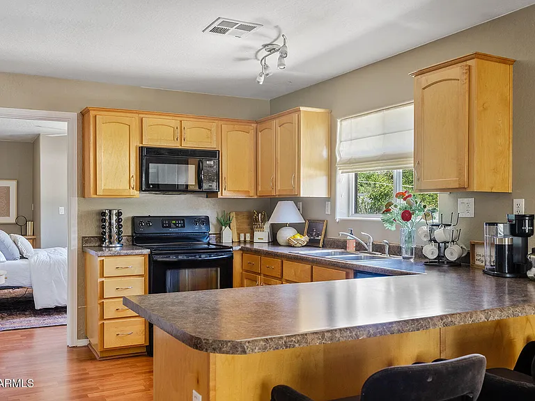 4028 E Lewis Ave — Photo 11