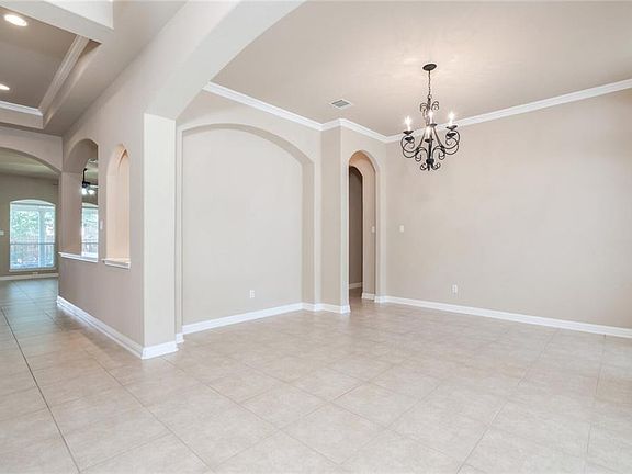 4th image of 19408 Moorlynch Ave