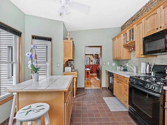 3rd image of 50 Green St #2